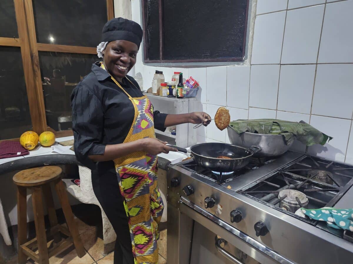 Caribbean food specialist getting ready for the Caribbean Cooking Workshop Cahuita